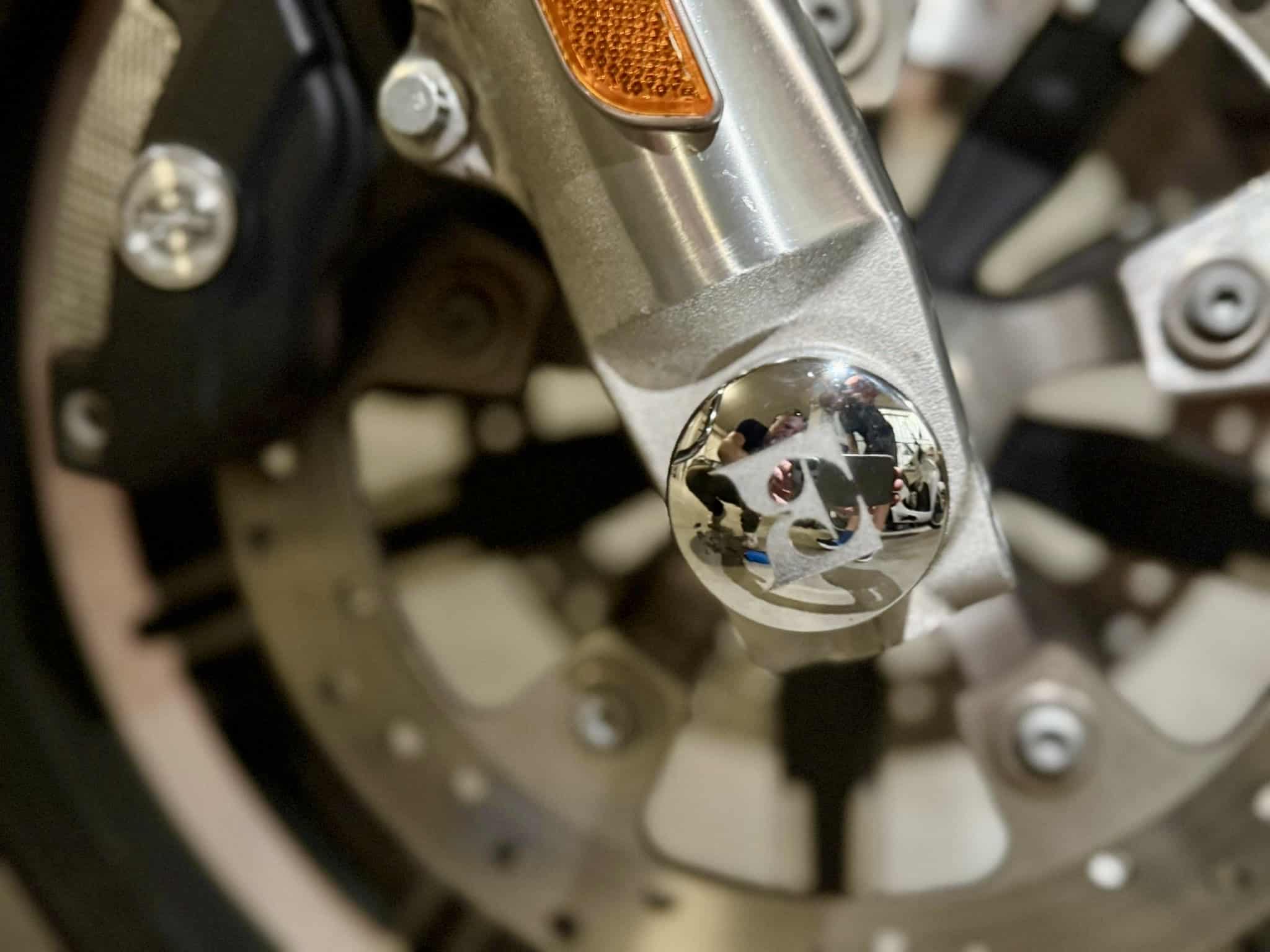 C-Garage Classic: Custom Front Axle Nut Cover Chrome